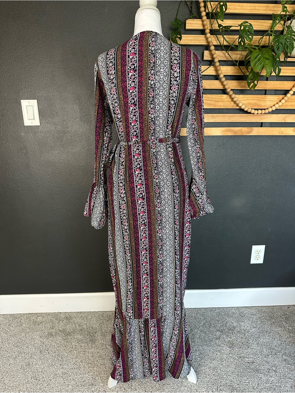 R. Vivimos Boho Wrap Maxi Dress Long Sleeve Bell Sleeve Floral Stripe M 8/10 - Picture 9 of 11